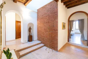 Magnificent Residence overlooking Piazza Erbe - Image 3