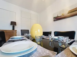 Modern accommodation for up to 6 people with parking - Image 2