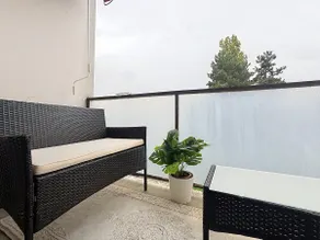 Modern accommodation for up to 6 people with parking - Image 3