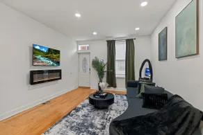 Modern 3BR Home Patio Near Center City Free Parkin - Image 2