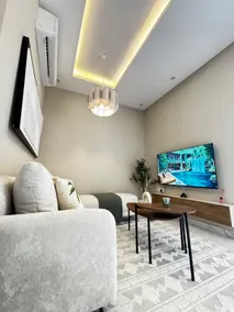 Boulevard View Luxury Apartment - Image 4