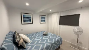 1BR unit w/ lounge & kitchenette, private entry - Image 4