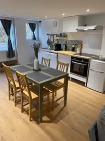 Cozy house with linens provided - Image 3
