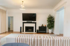 Remodeled 3BR Duplex| 15 Mins from AT&T Stadium - Image 2