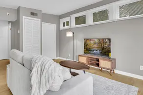 Nice and cozy one bedroom top half duplex. - Image 4
