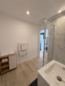 Small peaceful haven with terrace - Image 2