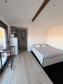 Small peaceful haven with terrace - Image 5
