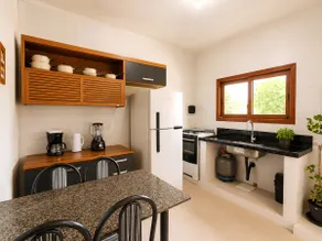 Charming Flat in Downtown 2 Bedrooms. Near the Beaches - Image 3