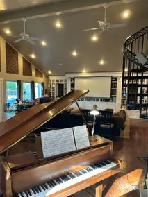 Movie/Music Lovers Haven and Backyard Oasis - Image 2