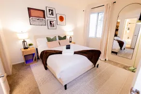 Near Downtown Luxe Apartment. Sleeps 5! - Image 3