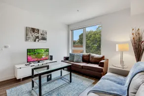 Central 1BR Apartment | Pool, Jacuzzi & Parking - Image 3