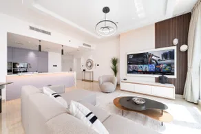 Upgraded Two Bedroom Apartment in Marina - Image 4