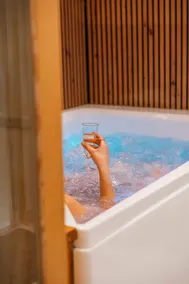 Lomy-Jacuzzi & Sauna & Cinema Seaside Escale - Image 3