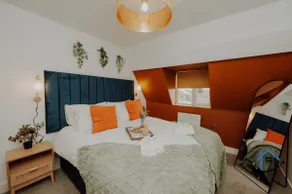 Apt 5 Manor House - 3 Bed 2 bathroom sleeps 5 parking wifi - Image 4