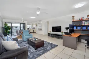 City-Fringe Haven | Pool & Fast Wi-Fi - Image 2
