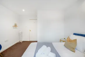 Stylish 4BR House with Garden and Free Parking in Ealing - Image 4