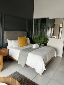 Studio apartment in Menlyn Maine Trilogy 1613 - Image 4