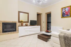 Danae Luxury Apartment - Image 3