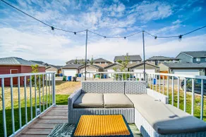 3 bedroom private home in Calgary NW, King bed - Image 3
