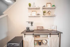 3 bedroom private home in Calgary NW, King bed - Image 5