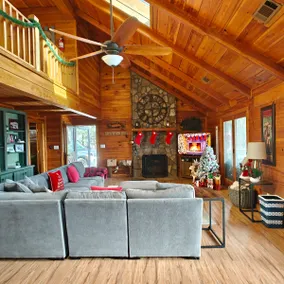 Cozy Walnut Mountain Cabin with Hot Tub & Views - Image 3