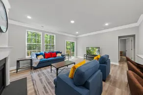 Chapel Hill Woodland Retreat - Image 2