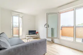 Modern and spacious 3-bedroom apartment in central Cachan - Image 4