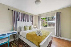 3B2B spacious house close to Cal/ SF W/D & Parking - Image 5