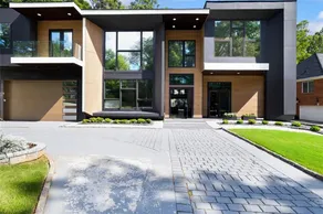 Luxury Modern | King Beds | BBQ | Patio | Suite - Image 5