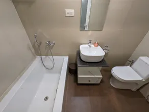 Battub and Pool - Image 3