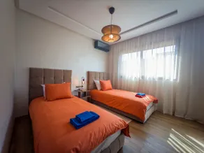 Modern & cozy 2 bedroom apartment - Image 4