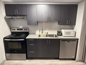 Modern Comfort in Downtown Waterloo - Image 4