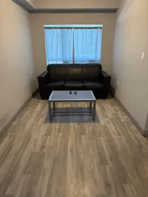 Modern Comfort in Downtown Waterloo - Image 5