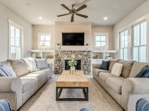 Carlton Landing Luxury Lakeview w/Golf Cart Rental - Image 4