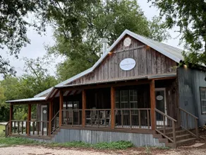 Rustic Farm House Charm - Short Drive to Ft. Worth - Image 2
