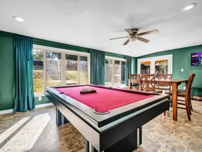 Hot Tub Family Game Room LUX Living Space - Image 4