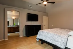 Charming Home Near Cardinal's Stadium - Image 2