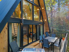 Cozy Romantic Cabin | Sauna Hot Tub & Scenic Views - Image 5