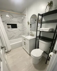 Well Appointed Sharp Quiet Cozy Boardman Home - Image 2