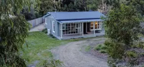 Lawrence Creek Cottage - Image 2