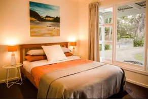 Lawrence Creek Cottage - Image 3
