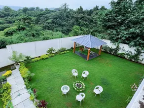 Upvan- The Best Family - Clean & Green - Image 1