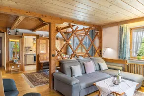 Lake-side vacation home - Image 2