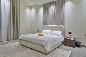 Luxury 3Bedroom Apartment Central Jeddah Near Mall - Image 2