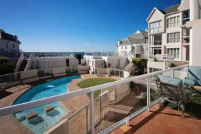 Seaside Retreat with stunning sea views - Image 2