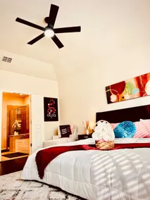 Beautiful & CoZy home near Six Flags & Sea World - Image 4