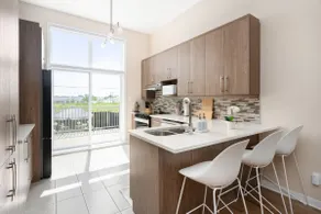 Modern 2BR | Near Airport + Free Parking - Image 5