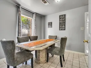 Home in Pasadena CLOSE to everything you need! - Image 4