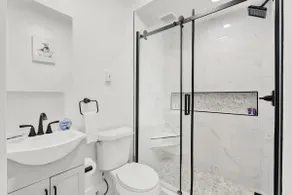 Modern 3BD | Walk to UM Stadium + Free Parking - Image 4