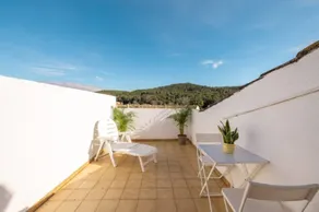 Rustic Country House with Mountain Views, Private Terrace & Wi-Fi in Bonastre - Image 4